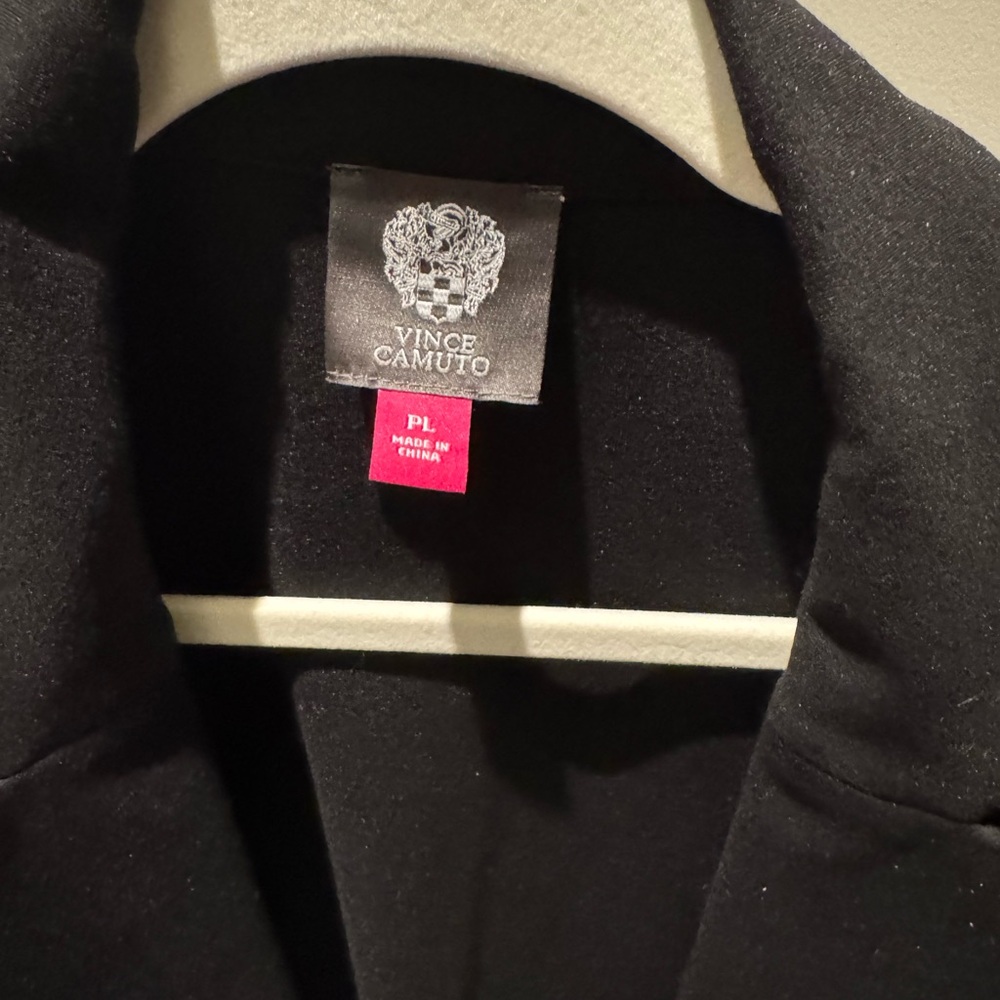 Black Vince Camuto blazer, Petite Large